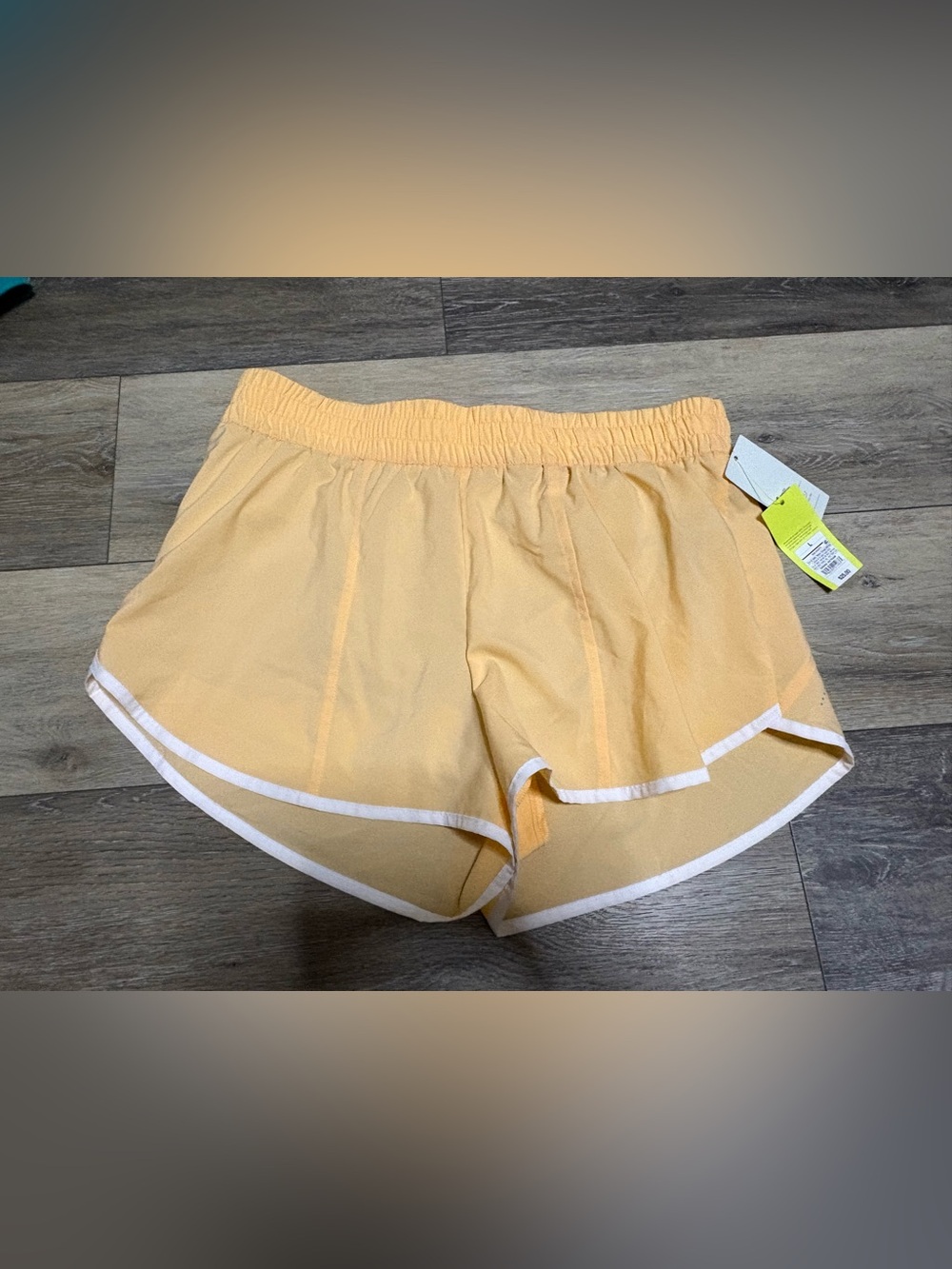 All In Motion Women’s Mid Rise Run Shorts Large New with Tags